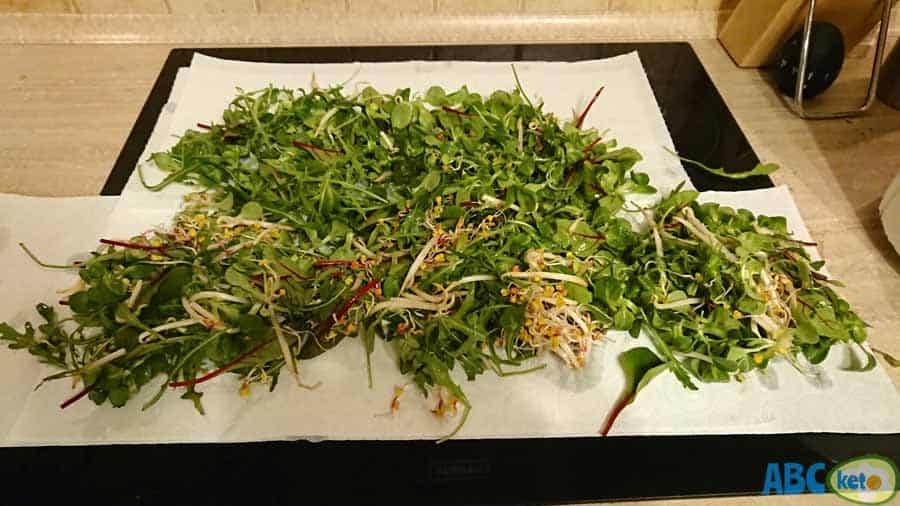 Keto egg salad recipe instructions, drying leafy green vegetables, arugula, lamb's lettuce, beet tops