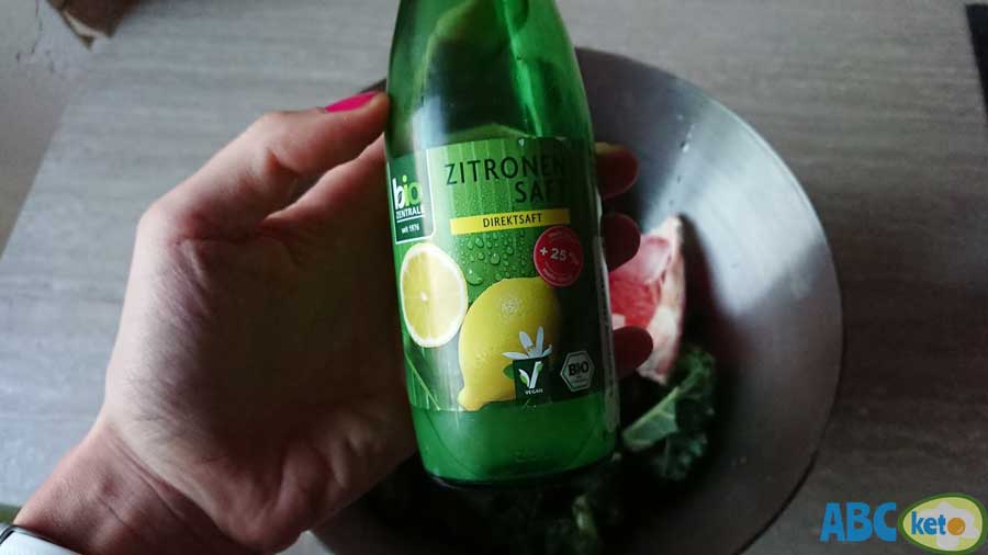 lemon juice, keto kale smoothie ingredients