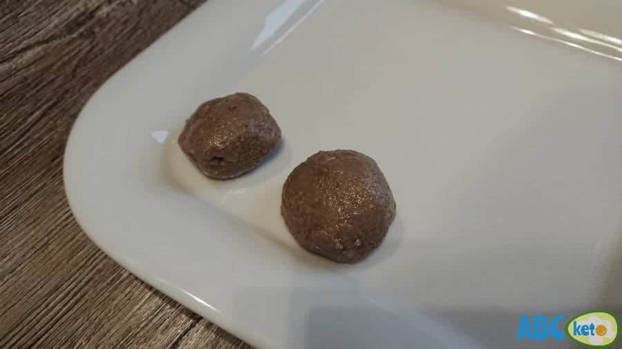 Keto peanut butter balls