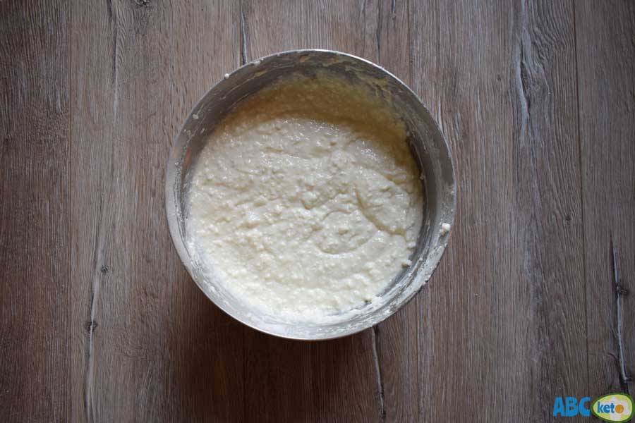 low fat protein cheesecake, mixing ingredients with a mixer